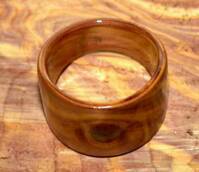 juniper heart wood ring with natural knot  view 2